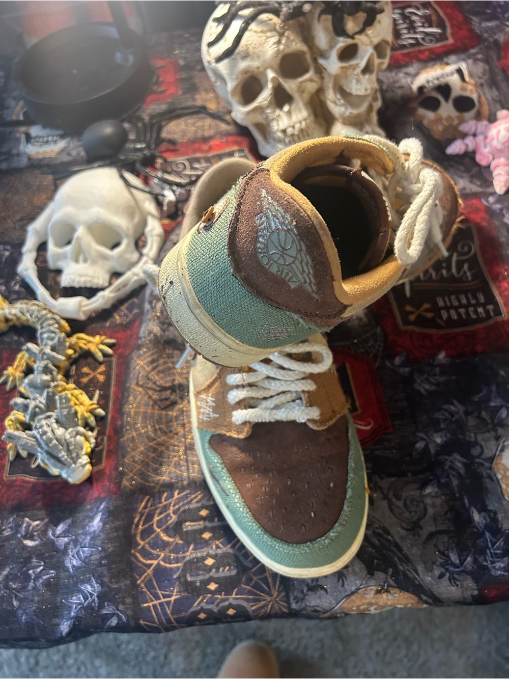 Nike mensHigh-Top Sneakers in Brown, Green & Tan